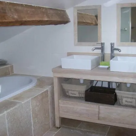 Апартаменты Sleeps 8 Air Con Wifi Канны